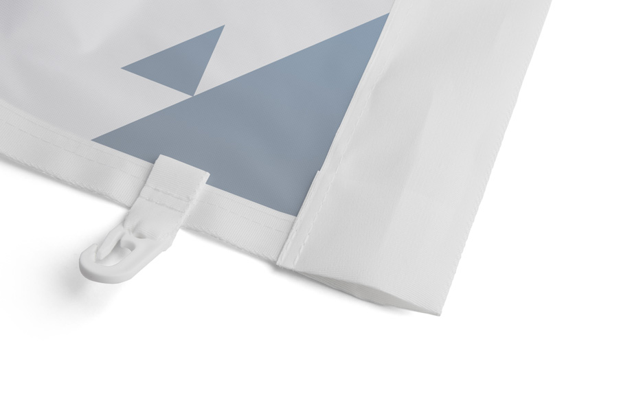 Hoisting flags for poles without side arm